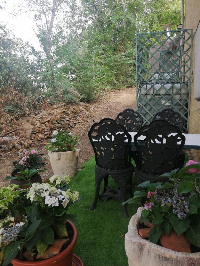 Location de vacances à Neylis avec vue sur les forêts et les champs Carla-de-Roquefort Exterior foto
