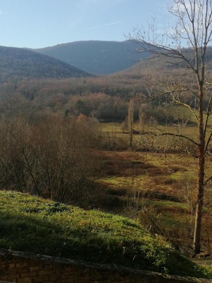 Location de vacances à Neylis avec vue sur les forêts et les champs Carla-de-Roquefort Exterior foto